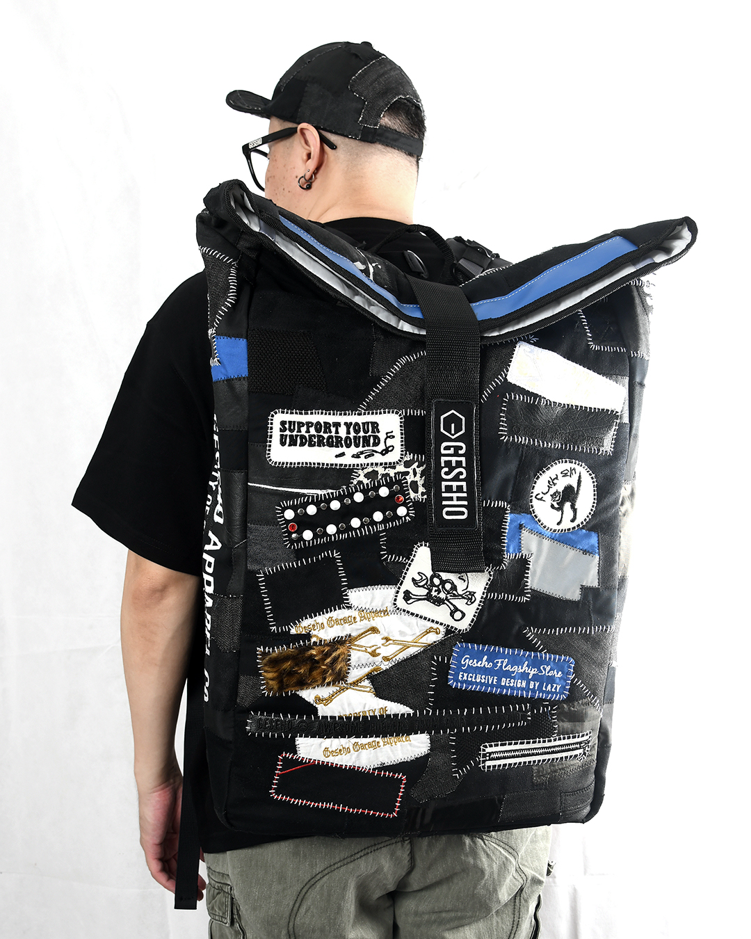 C&SOWOL26 Messenger Backpack - Image 8