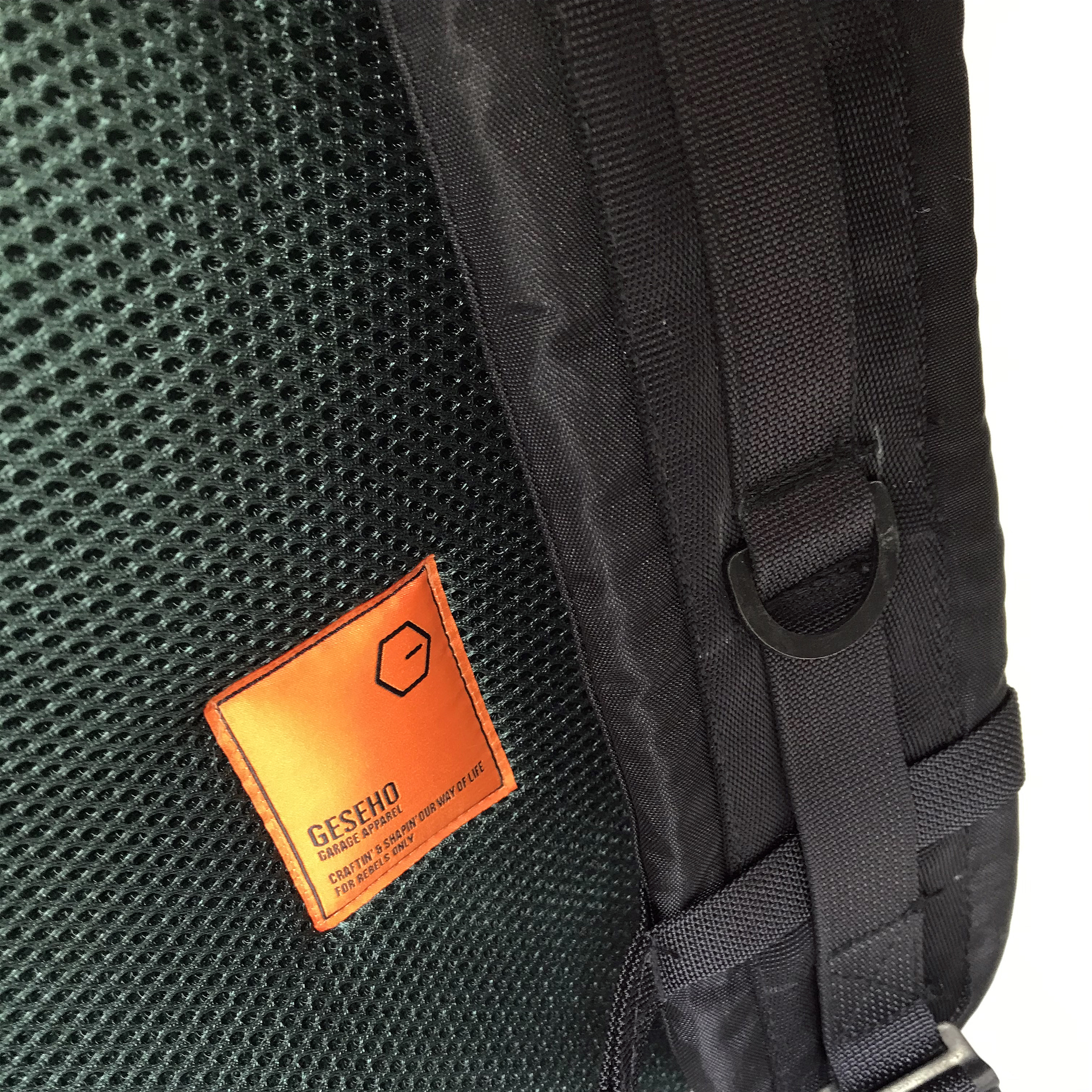 C&SOWOL26 Messenger Backpack - Image 6