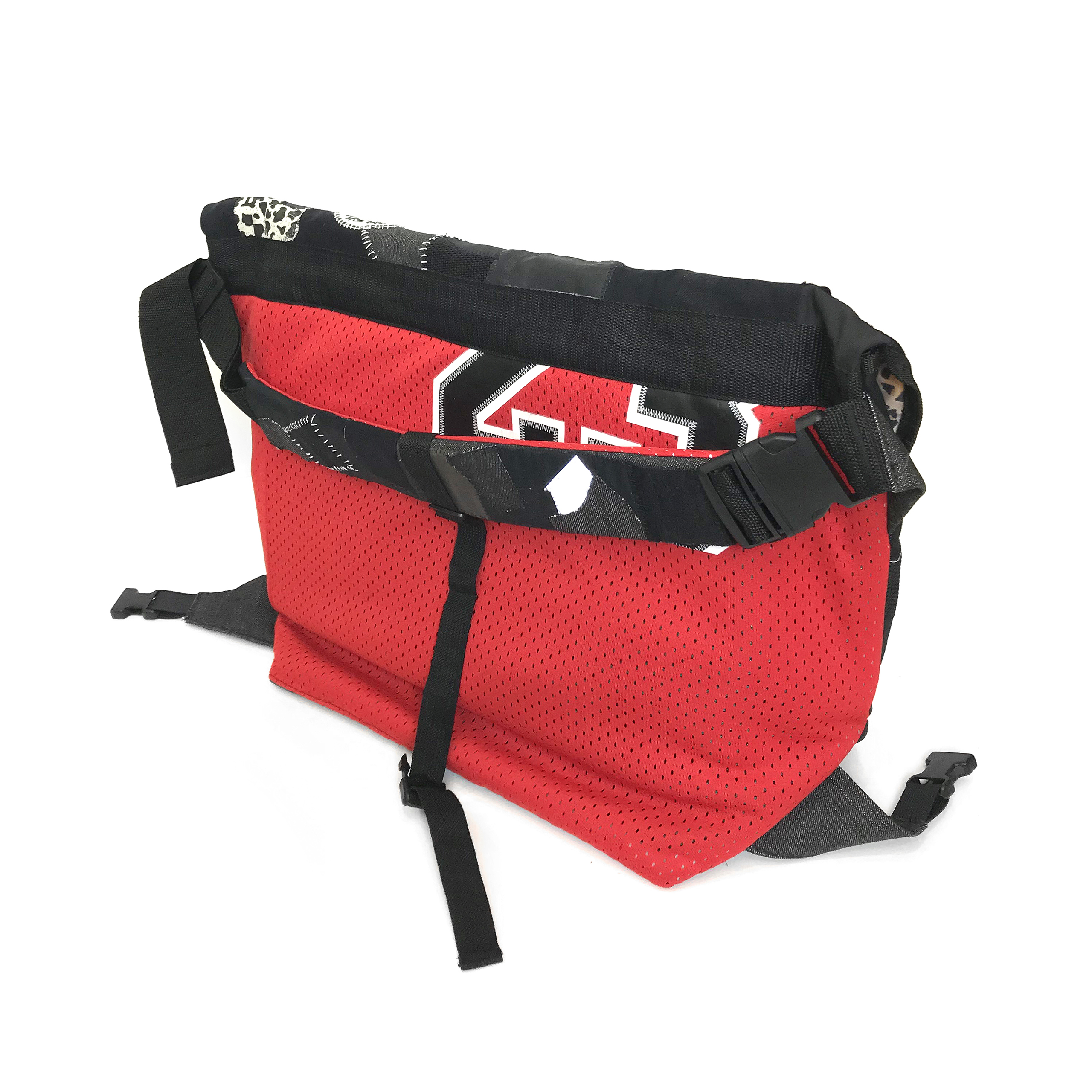 C&SOWOL26 Messenger Bag - Image 2